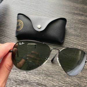 Black Frame Ray Bands